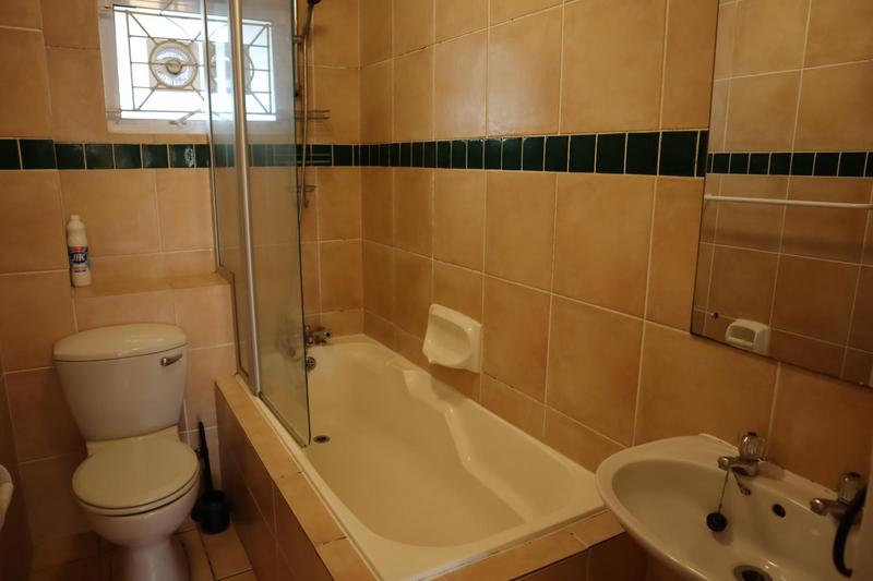 To Let 2 Bedroom Property for Rent in Vredehoek Western Cape